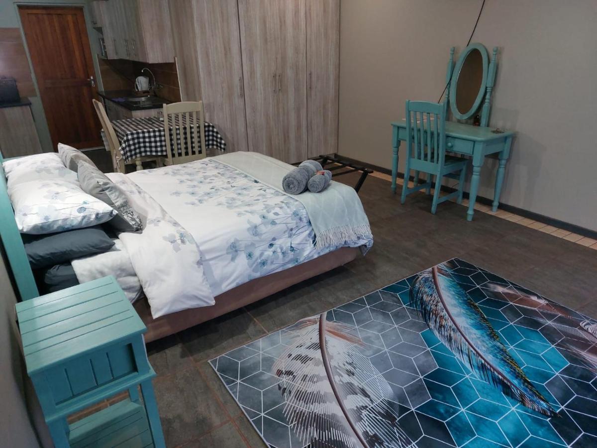 Wisteria Lane Guesthouse Postmasburg エクステリア 写真