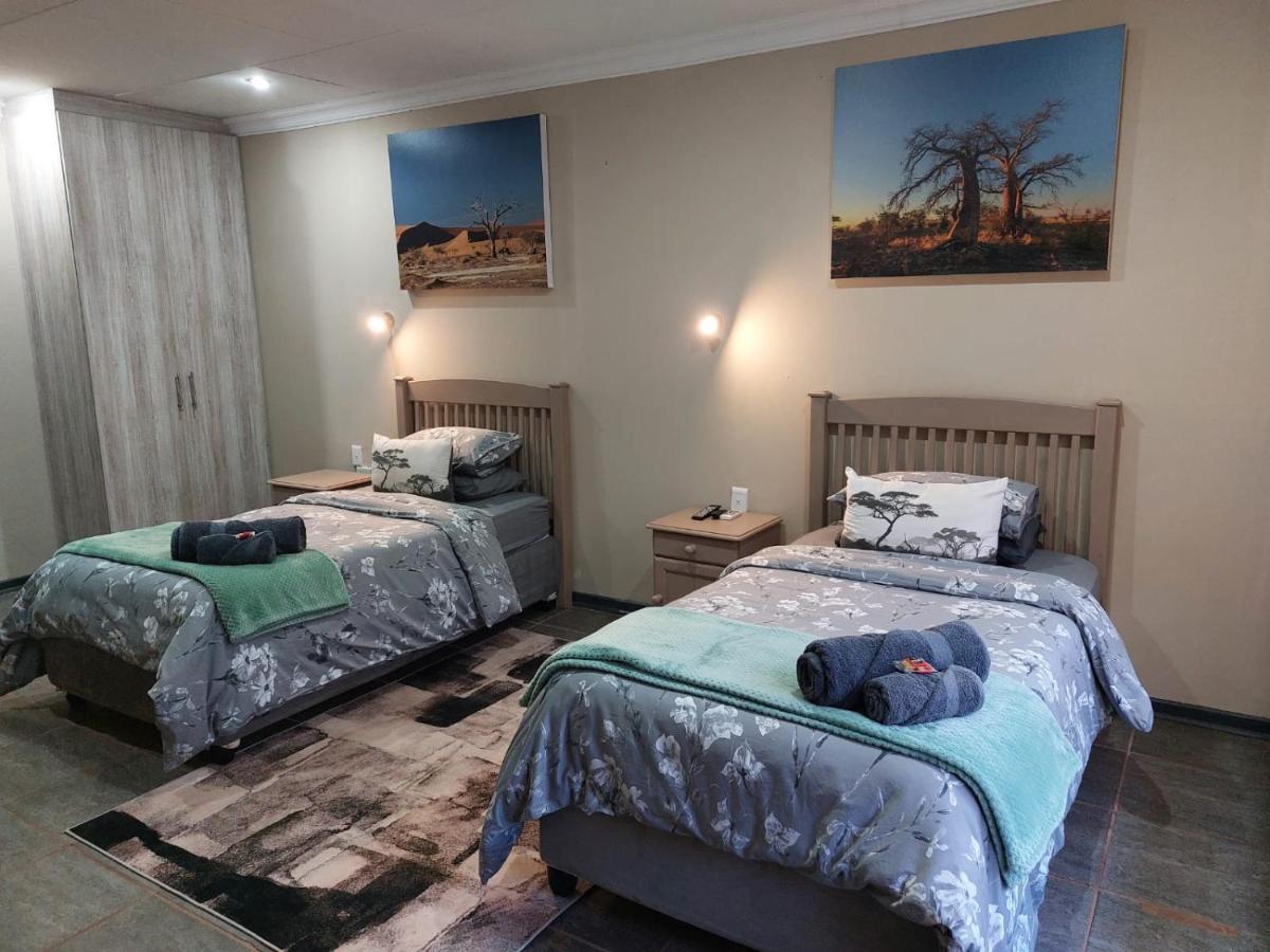 Wisteria Lane Guesthouse Postmasburg エクステリア 写真