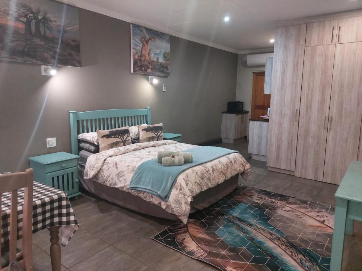Wisteria Lane Guesthouse Postmasburg エクステリア 写真